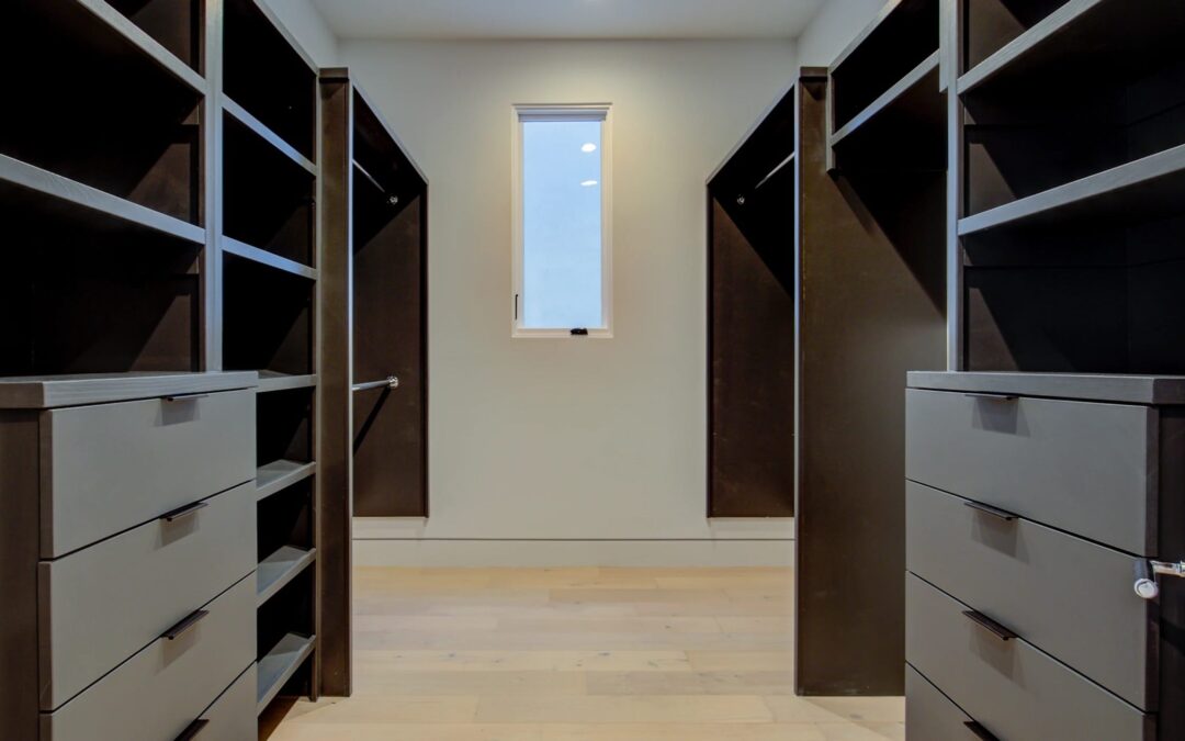 Custom Cabinets Solutions to Build Your Dream Closet
